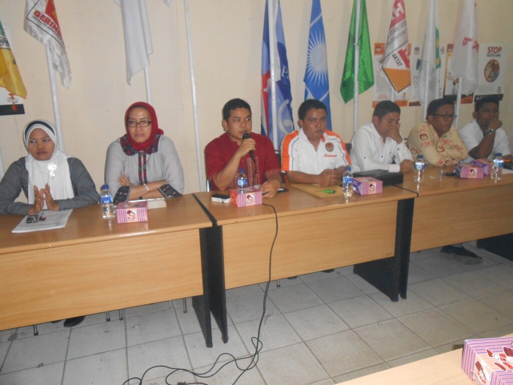 Ketua KPU Kab. Madina Memberikan Arahan Kepada peserta Monitoring tahun 2014