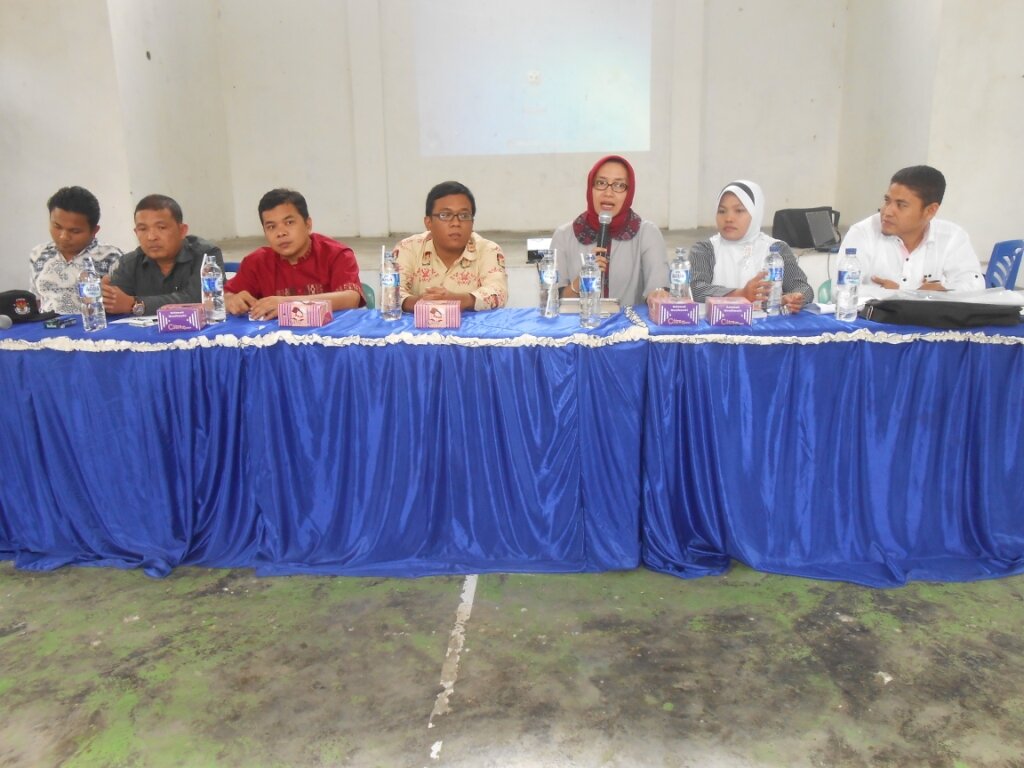 Komsioner KPU Provinsi Sumatera Utara Sedang Menghadiri dan Pemberikan Pemaparan dalam Acara Bimtek PPS Kec. Panyabungan Barat dan Panyabungan Selatan