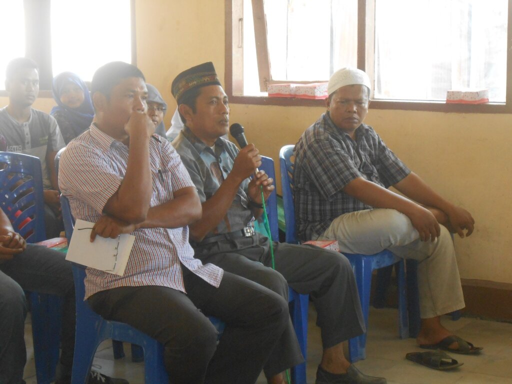 Masyarakat Sedang Memberikan Pertanyaan Kepada Komisioner KPU