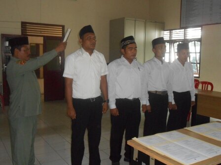 Pemberian Sumpah Kepada Calon PPK Pengganti