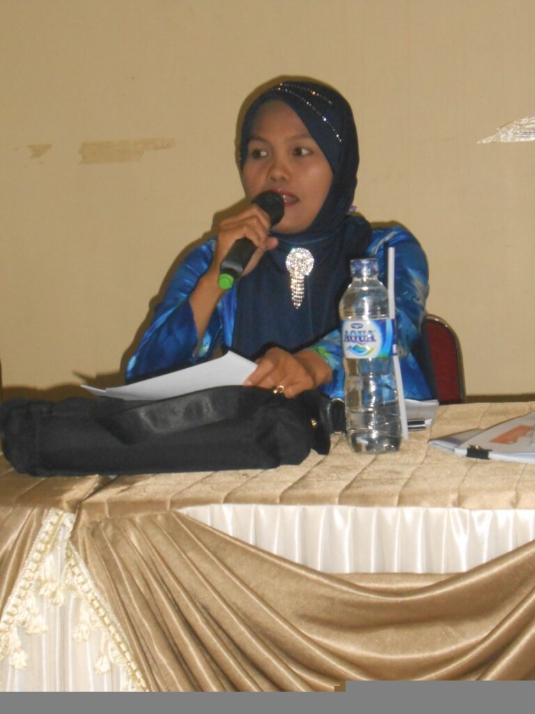 Salah satu Komisioner KPU memberikan Pemaparan Kepada peserta Rapat Bimtek