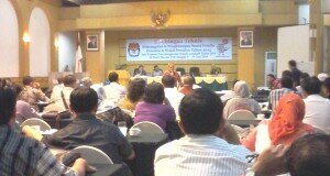 RAPAT EVALUASI PENYELENGGARAAN PEMILU LEGISLATIF OLEH KPU SUMATERA UTARA